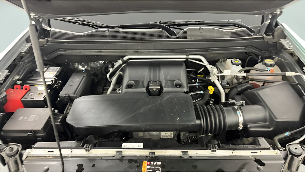 Used 2025 Gray Chevrolet Trail Boss image 38