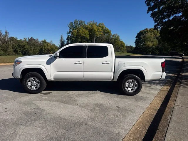 Used 2022 White Toyota SR image 4
