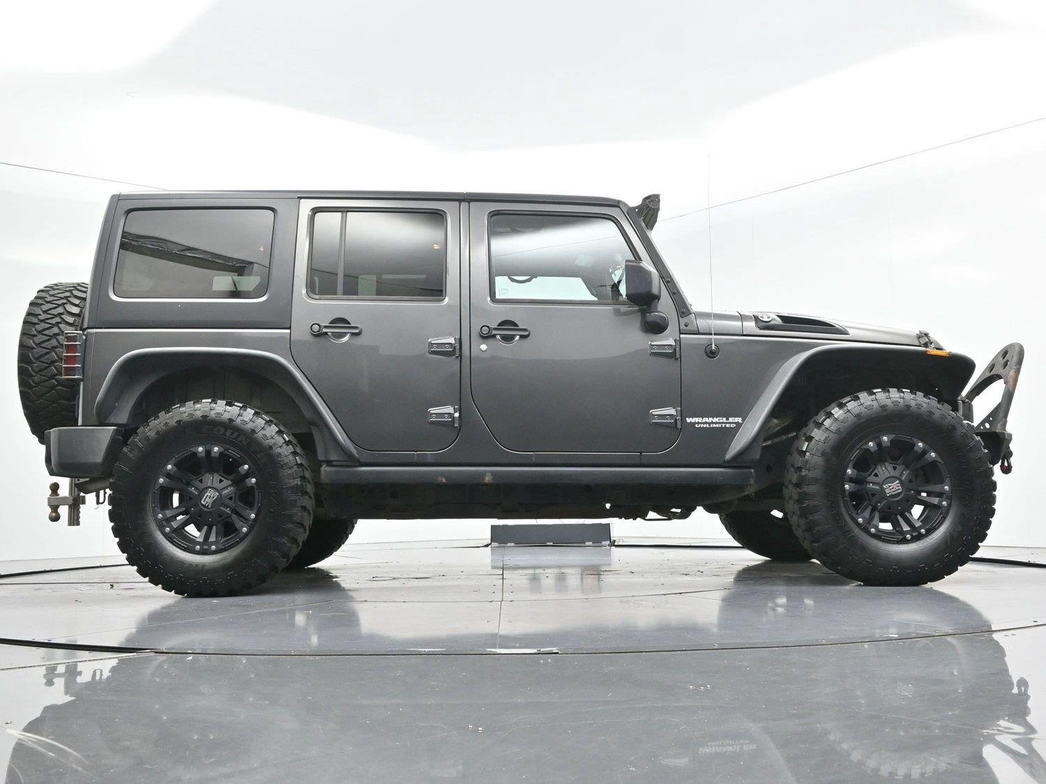 Used 2016 Granite Crystal Metallic Jeep Rubicon image 43