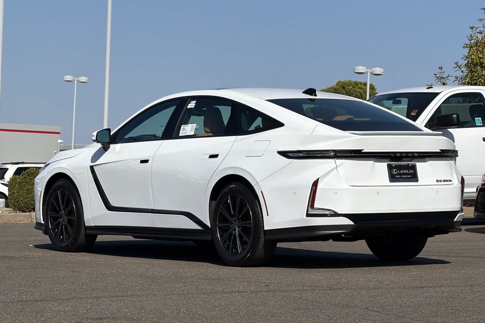 New 2026 Ultra White Lexus ES 350h PREMIUM+ image 7