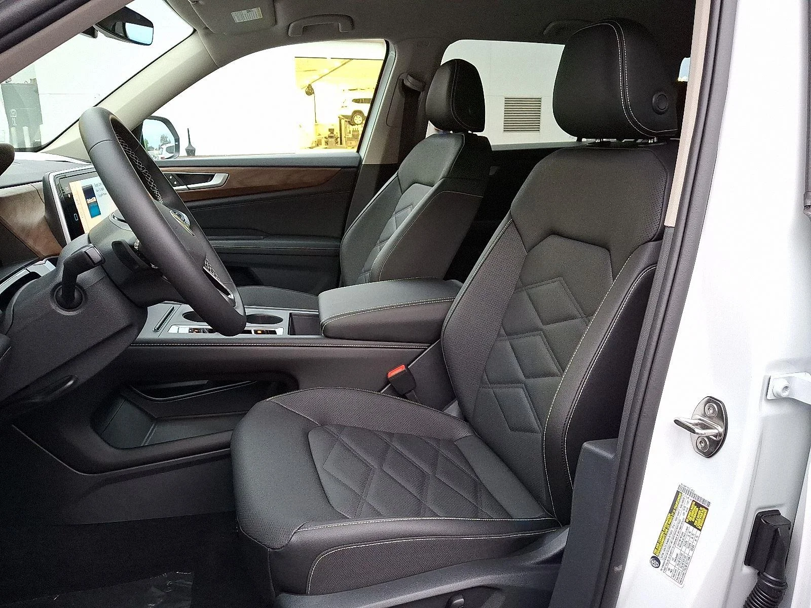 2026 Volkswagen Atlas SE - Photo 12