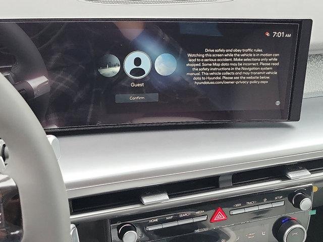New 2026 Snow White Pearl Hyundai SE image 9