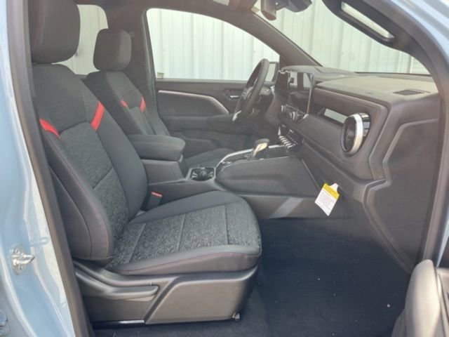 2025 Chevrolet Colorado Z71 - Photo 18