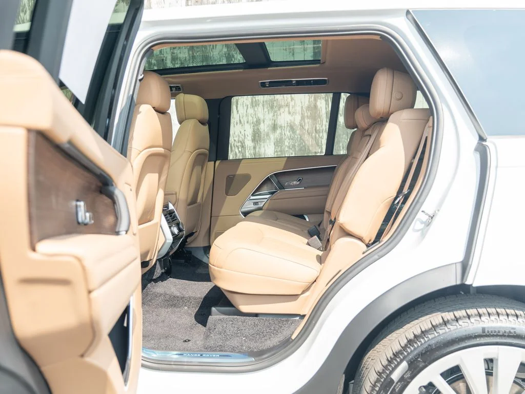New 2026 White Land Rover SE image 20