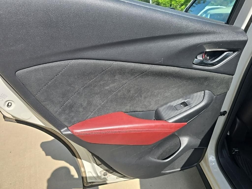 Used 2018  Mazda Grand Touring image 33