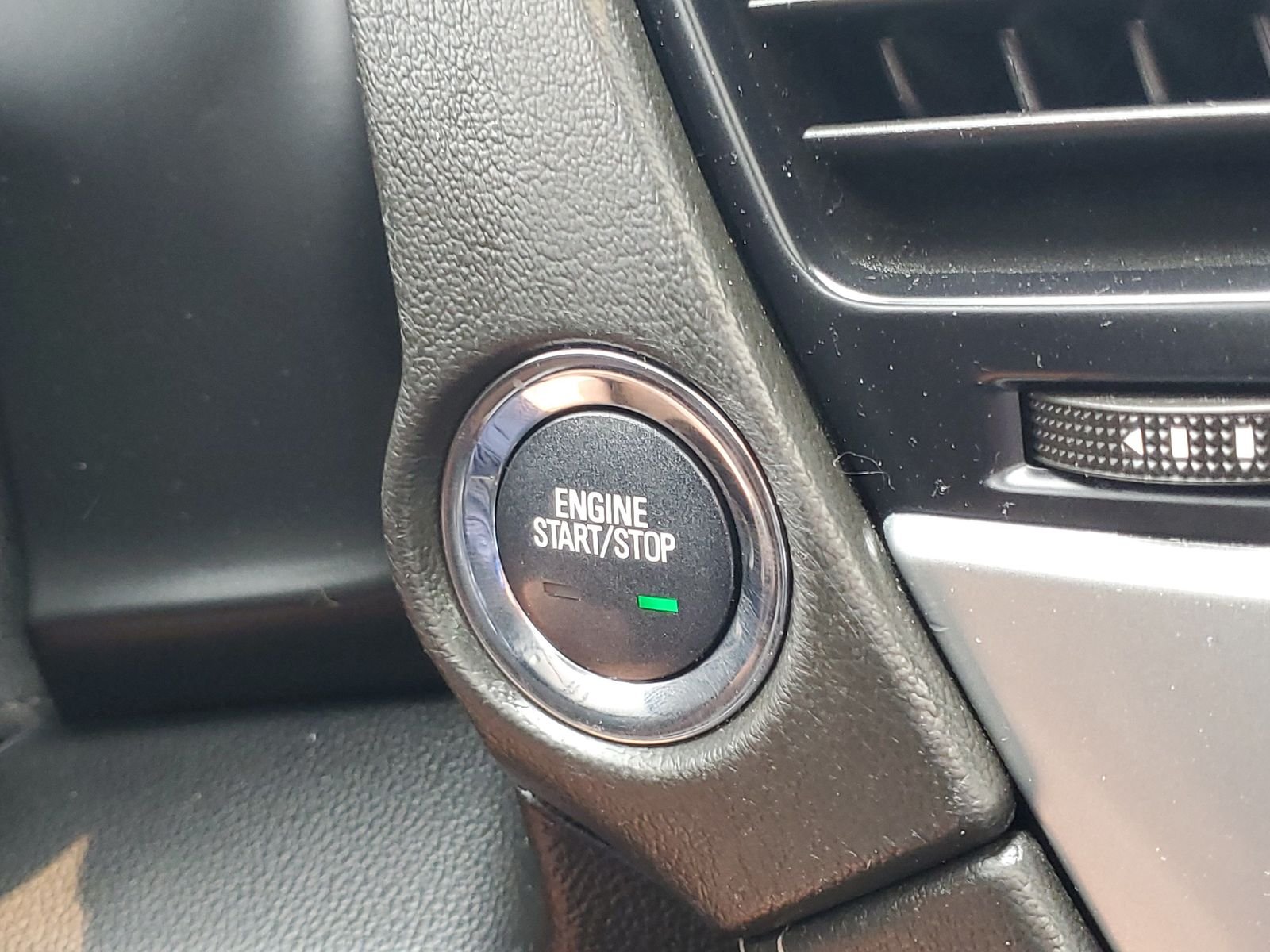 Used 2020 Silver Chevrolet Premier image 23
