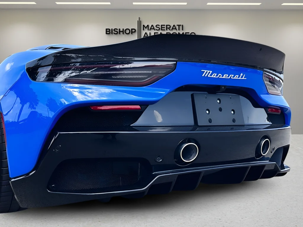 Used 2022 Blue Maserati Base image 30