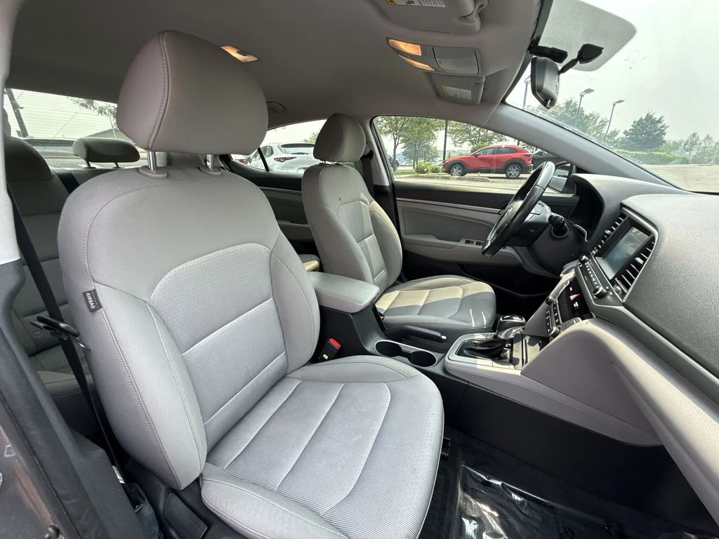 Used 2017 Gray Hyundai SE image 26