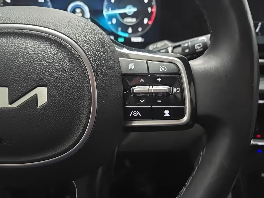 Used 2022 Gray Kia SX Prestige image 23