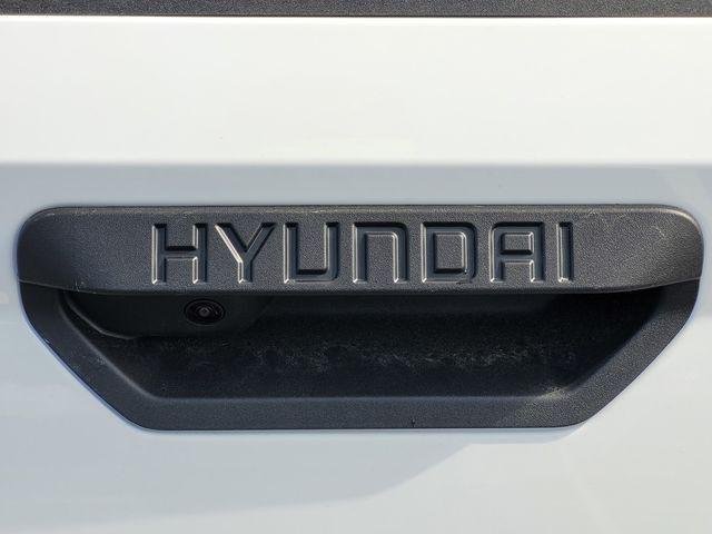 New 2026 White Hyundai SEL FWD image 24