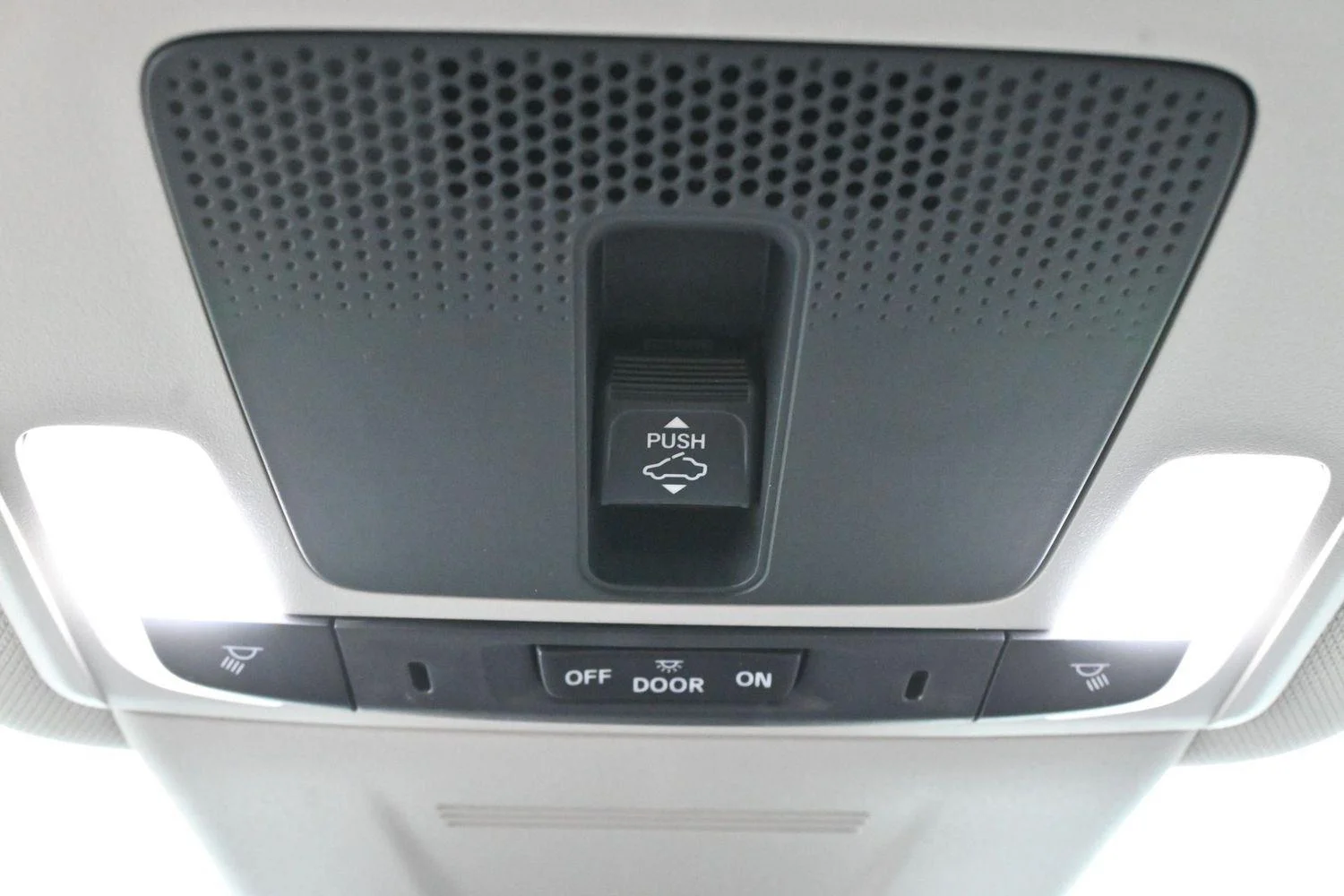 Used 2025 Gray Chrysler Select image 25
