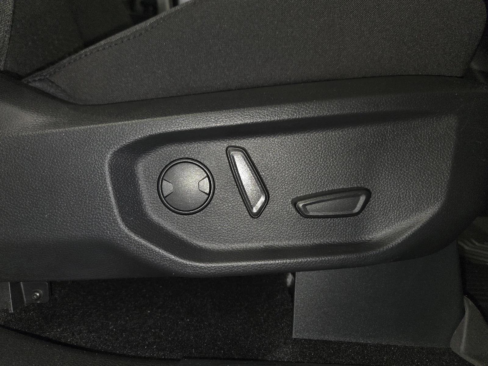 Used 2026 Shadow Black Ford XLT image 46