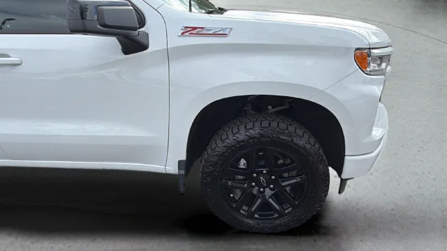Used 2024 White Chevrolet RST image 36