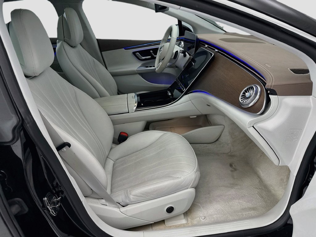 Certified Used 2023 Black Mercedes-Benz 500 Sedan image 19