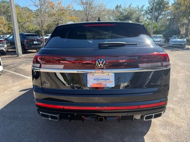 New 2026 Deep Black Pearl Volkswagen 2.0T SEL Premium R-Line image 5