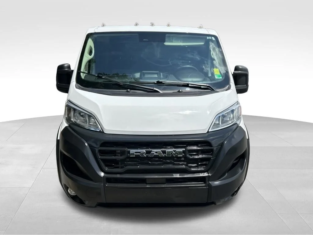 Used 2025 White Ram Base image 9