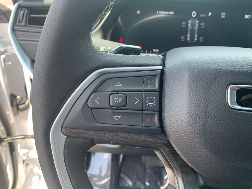 New 2026 Bright White Clear-Coat Exterior Paint Jeep Altitude image 16