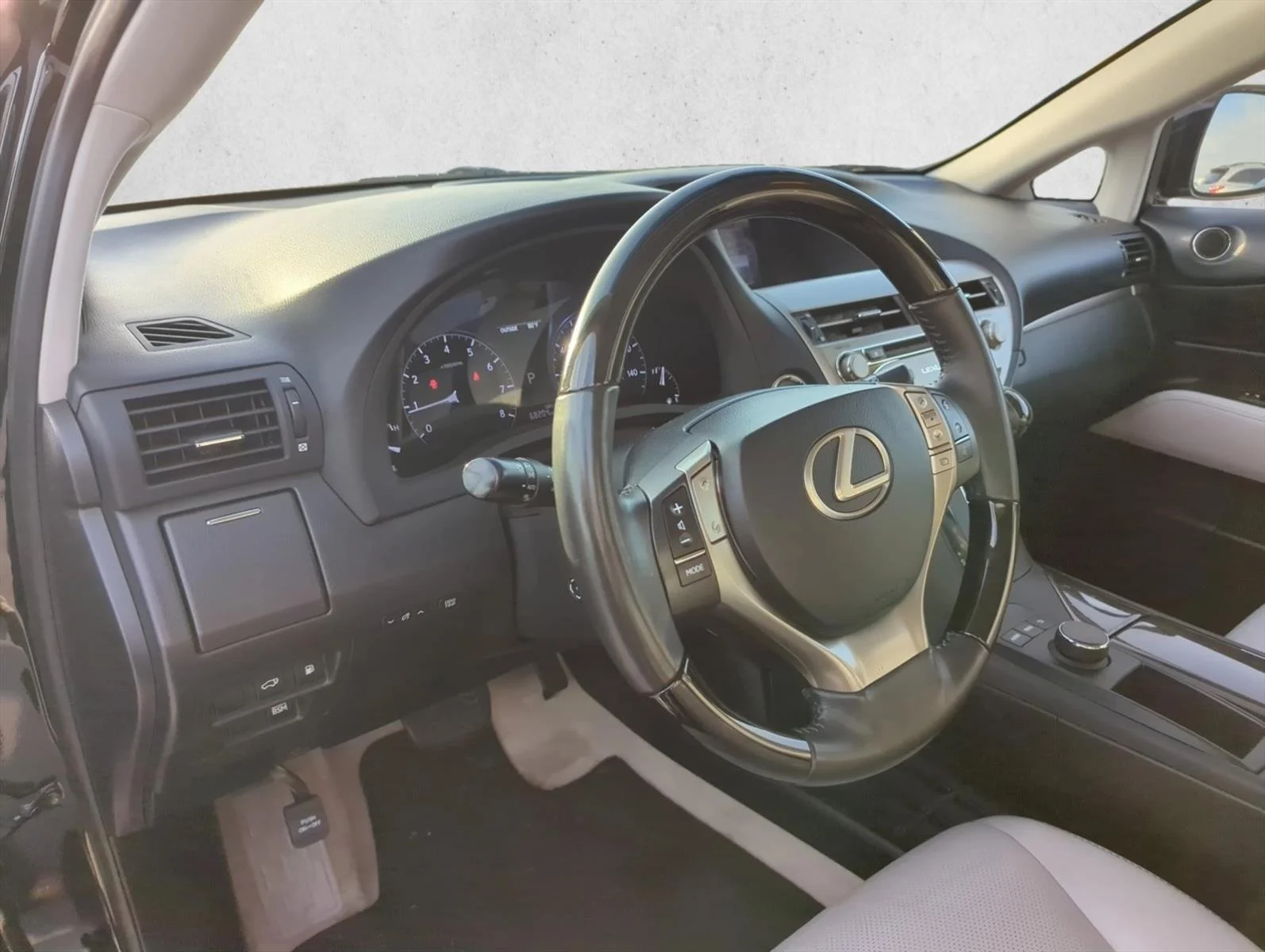 Used 2015 Obsidian Lexus  image 13
