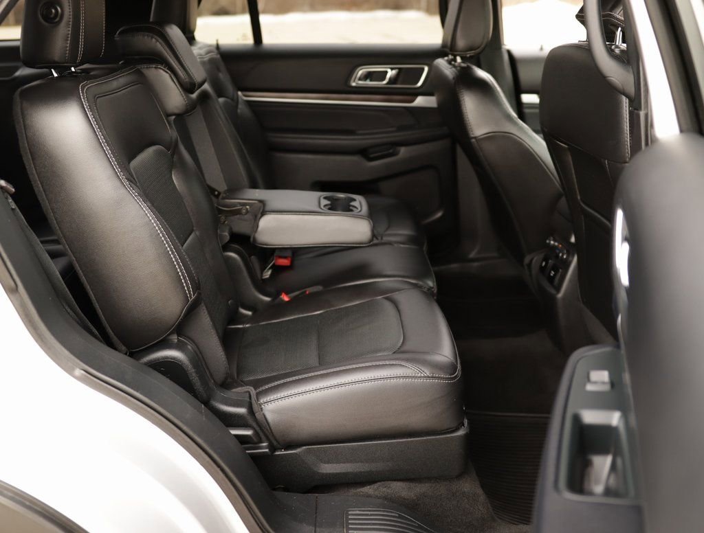 Used 2018 Silver Ford Limited image 31
