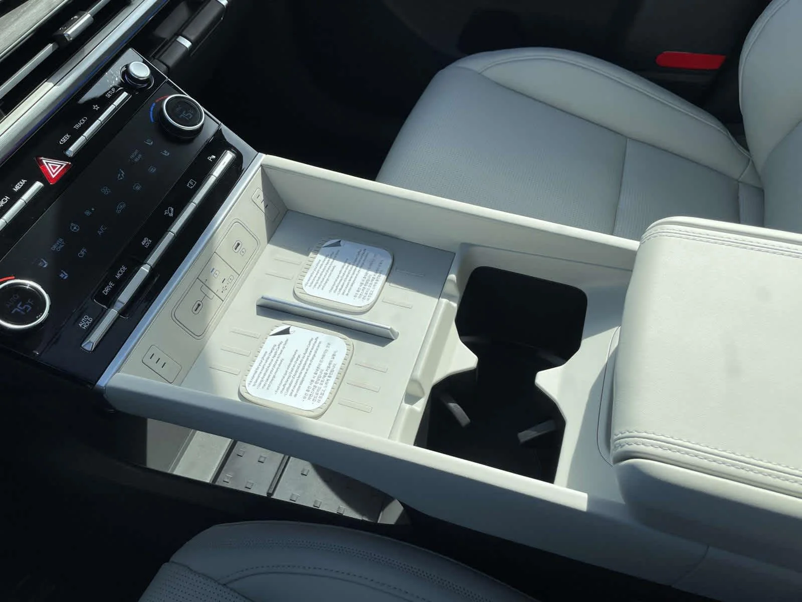 New 2026 Serenity White Hyundai Limited 6P image 27