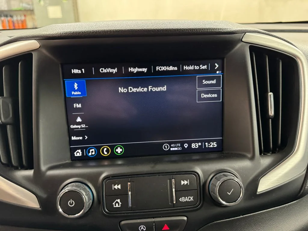 Used 2024 White GMC SLT image 21