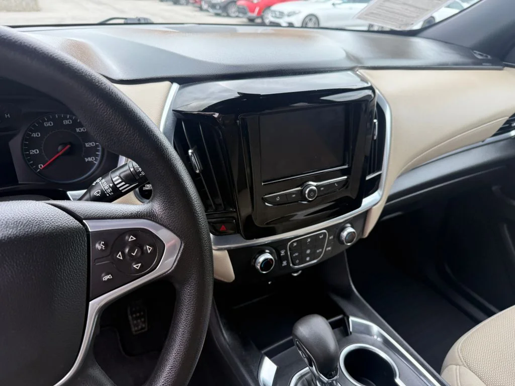 Used 2022 White Chevrolet LS image 29