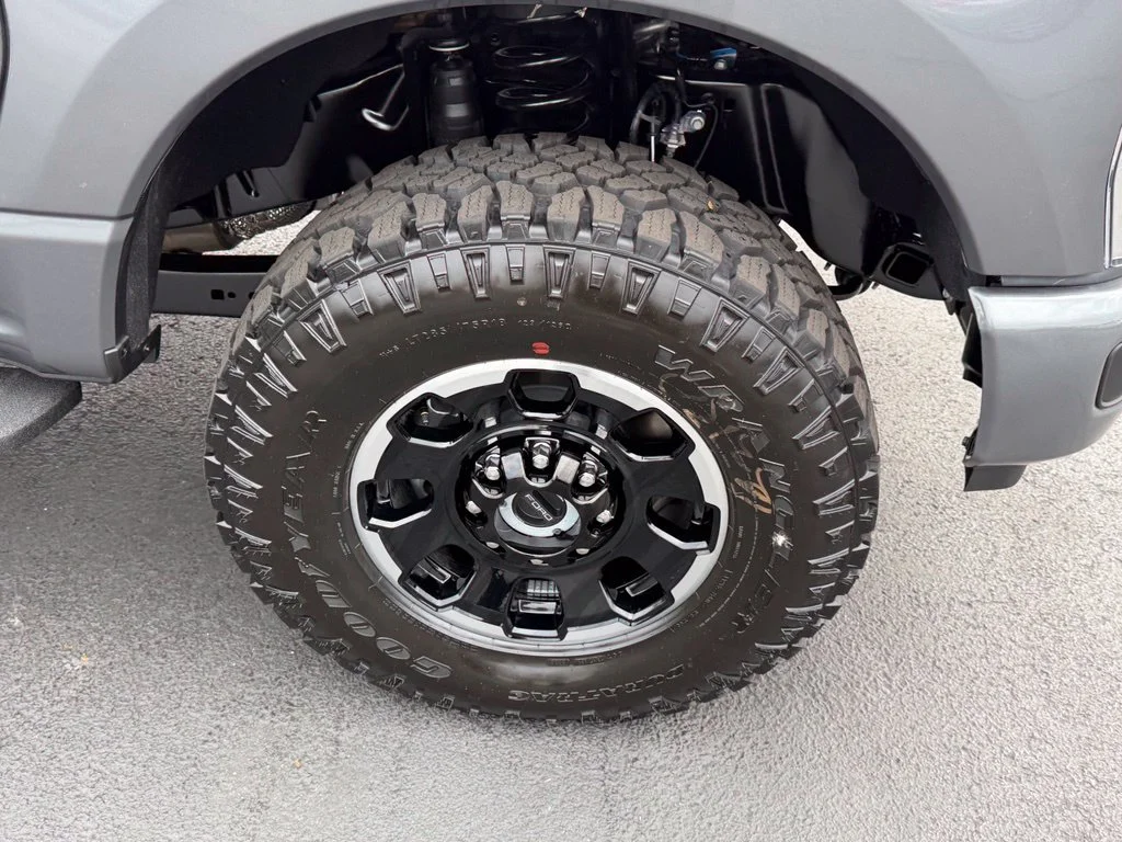 New 2027 Carbonized Gray Metallic Ford F-250® XLT image 6