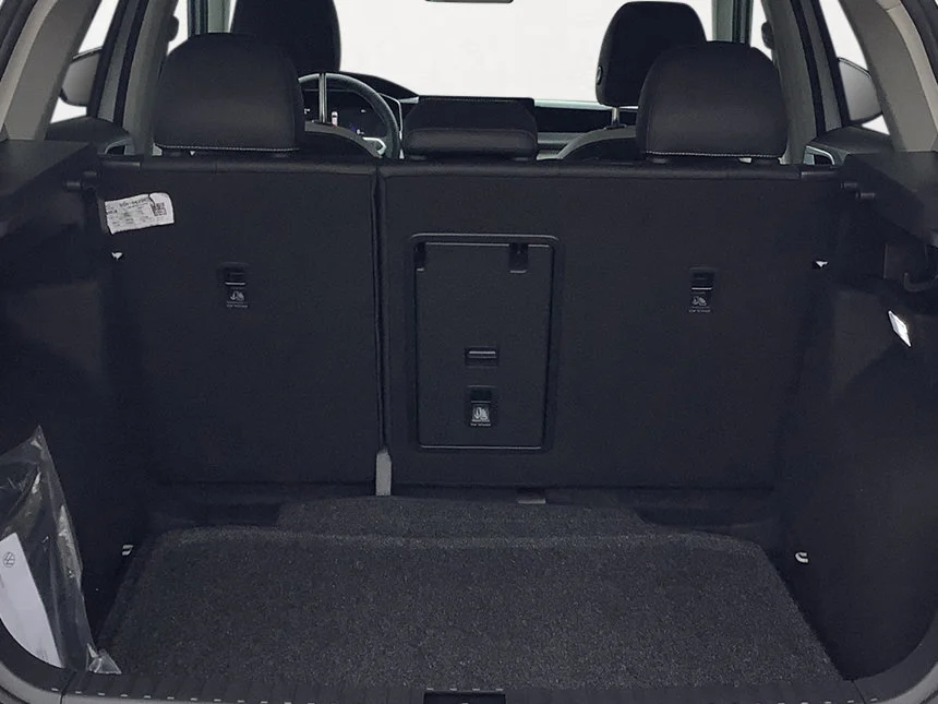 New 2026 Pure White Volkswagen SE image 14