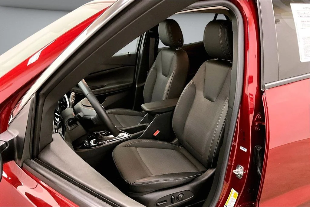 Used 2023 Red Buick Select image 21