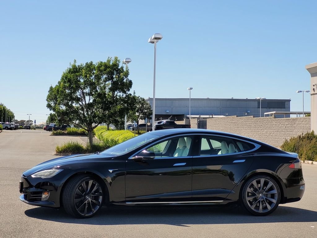Used 2021 Black Tesla Long Range image 7