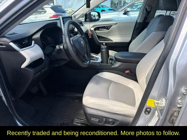 Used 2022 Silver Toyota XLE Premium image 3
