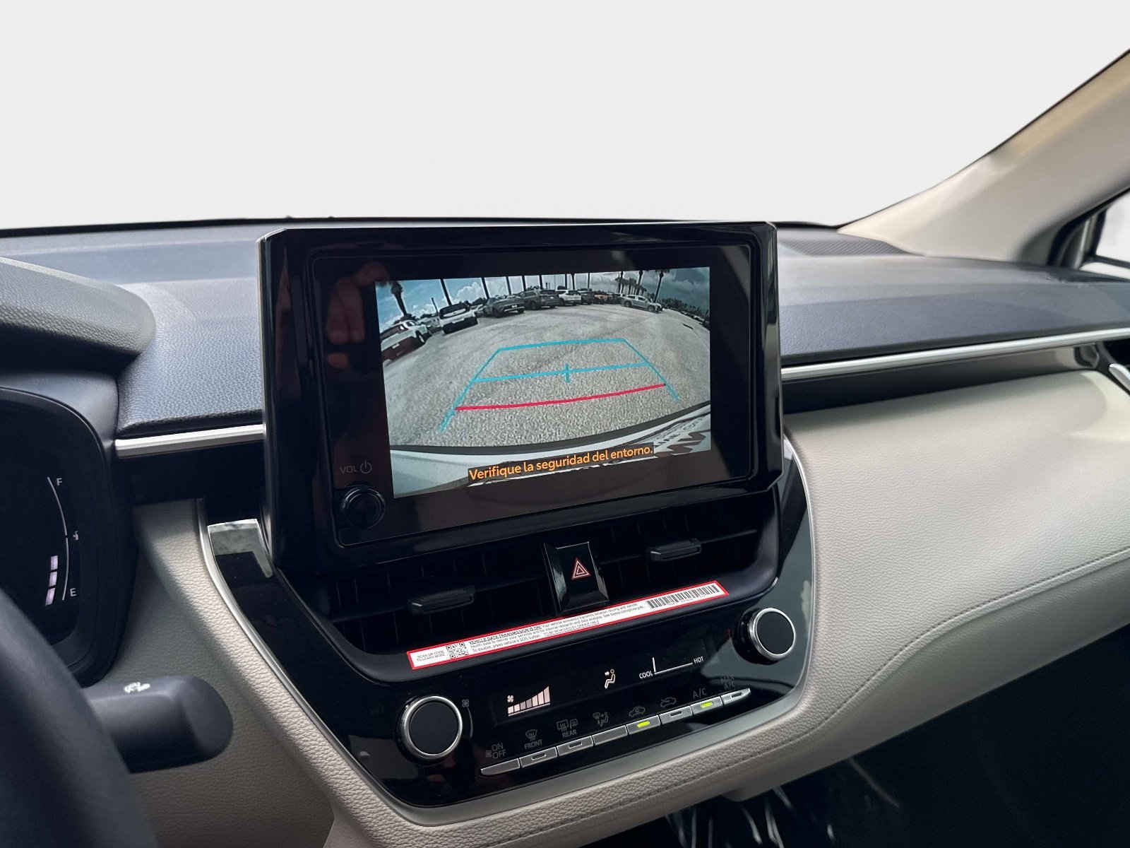 Used 2026 Wind Chill Pearl Toyota L image 23