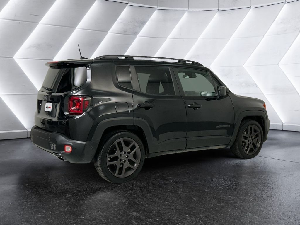 Used 2021 Black Jeep Latitude image 4
