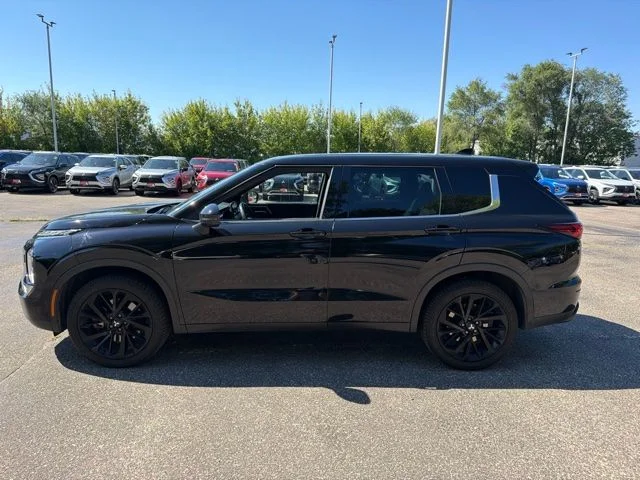 Used 2022 Labrador Black Pearl Mitsubishi Black Edition image 8