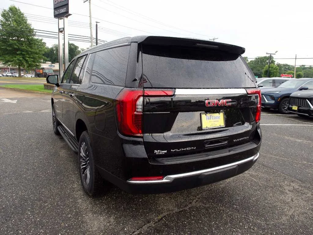 New 2026 Onyx Black GMC Elevation image 8