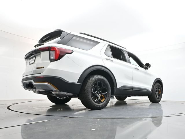 New 2026 Star White Metallic Tri-Coat Ford Tremor® image 49