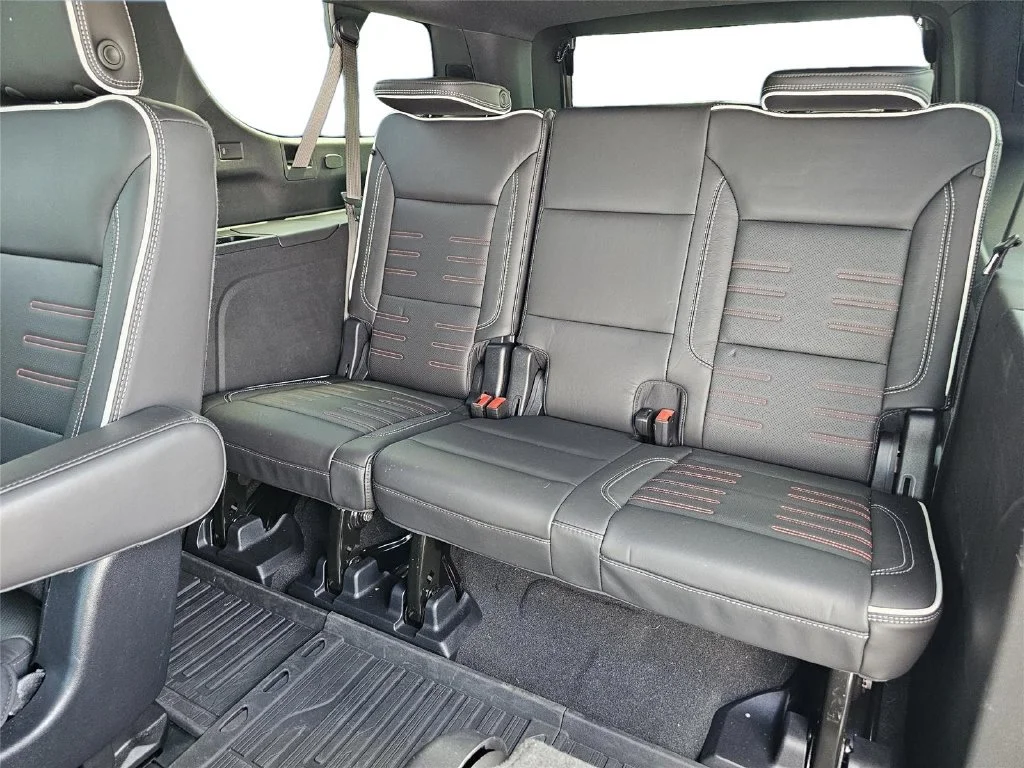 Used 2025 Onyx Black GMC AT4 Ultimate image 37