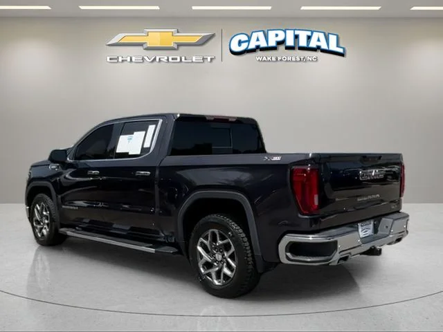 Used 2022 Silver GMC SLT image 3