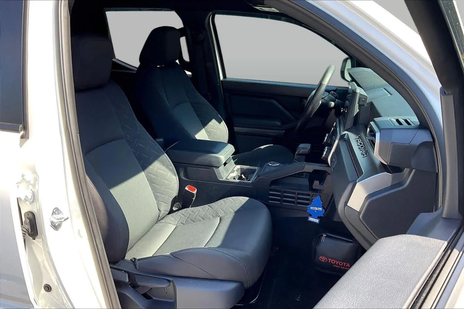 Used 2025 Ice Cap Toyota SR5 image 9