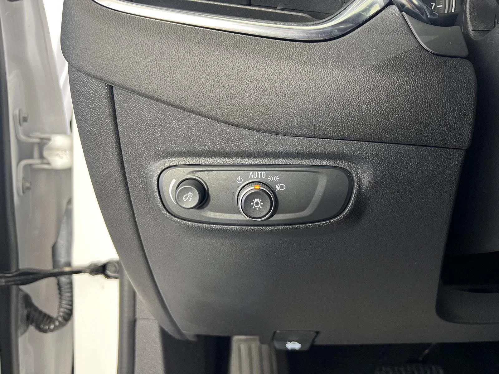 Used 2024 Summit White Chevrolet LS image 7