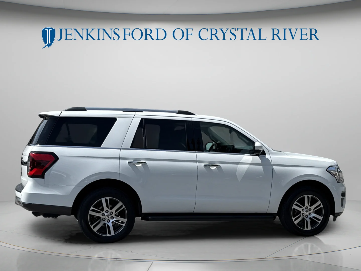 Used 2024 Star White Metallic Tri-Coat Ford Limited image 3
