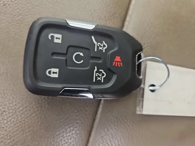 Used 2016 IRIDESCENT PEARL TRICOAT Chevrolet LT image 30