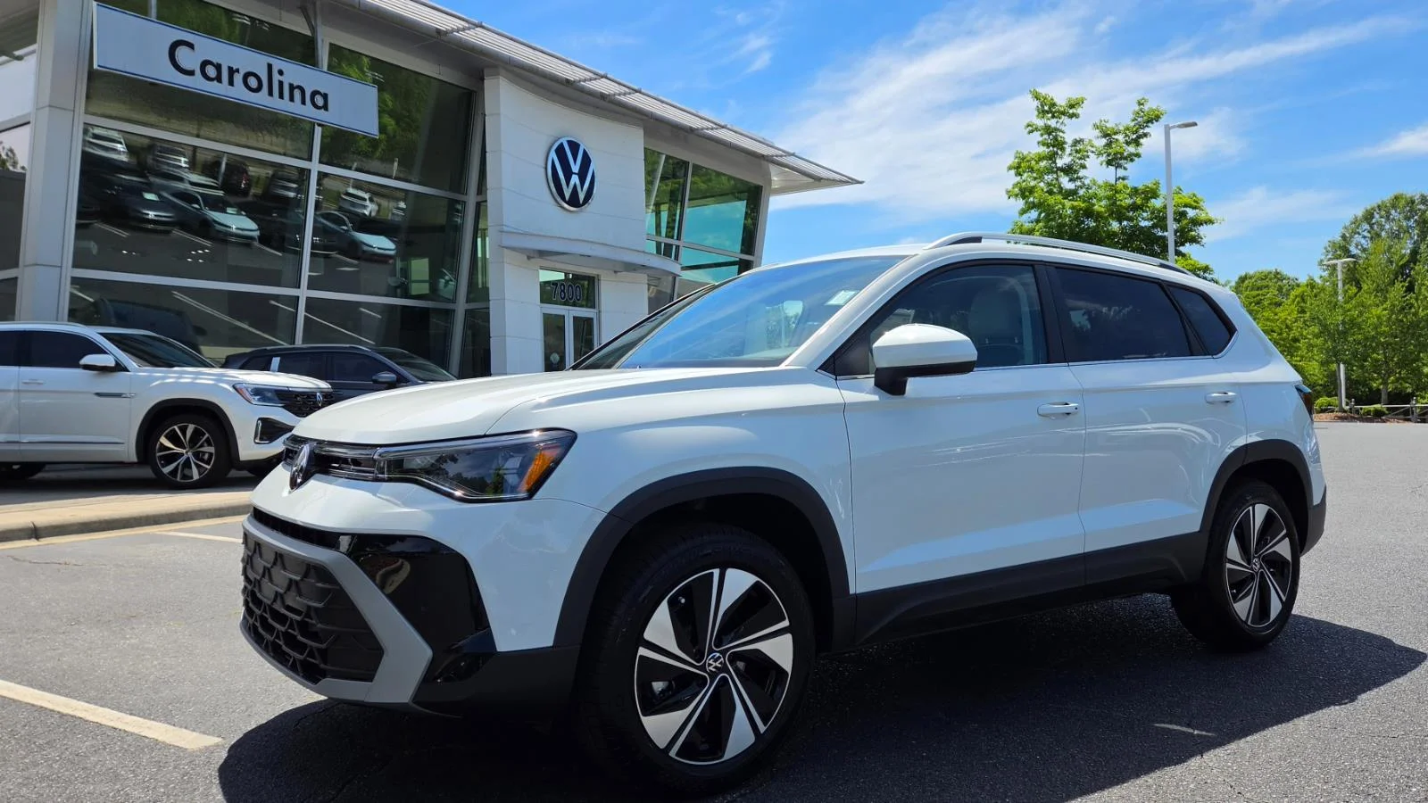 New 2026 Pure White Volkswagen SE image 1
