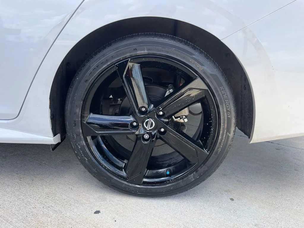 Used 2023 White Nissan SR image 17