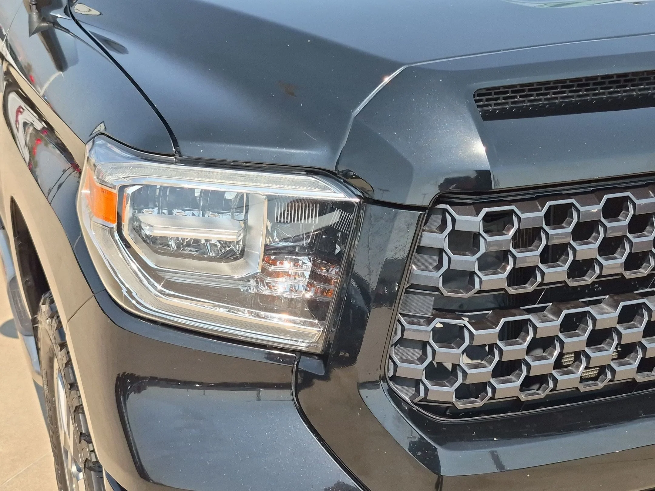 Used 2019 Midnight Black Metallic Toyota Platinum image 10