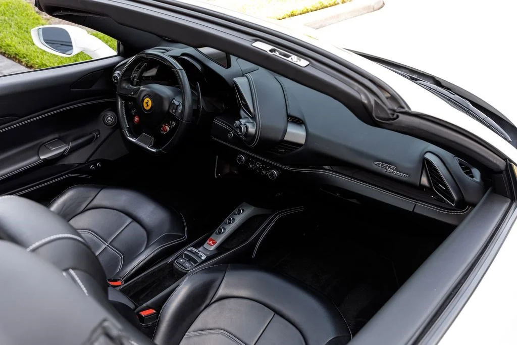 Used 2019 Bianco Avus Ferrari  image 17