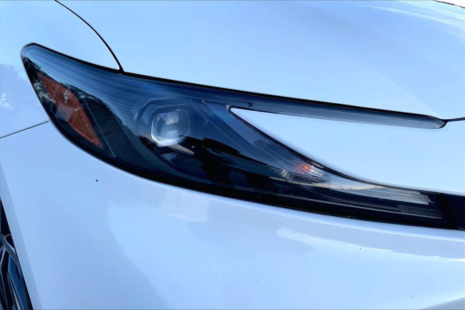 Used 2025 Ice Cap Toyota SE image 26