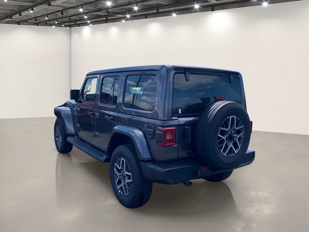 New 2026 Granite Crystal Metallic Clear-Coat Exterior Paint Jeep Sahara image 3