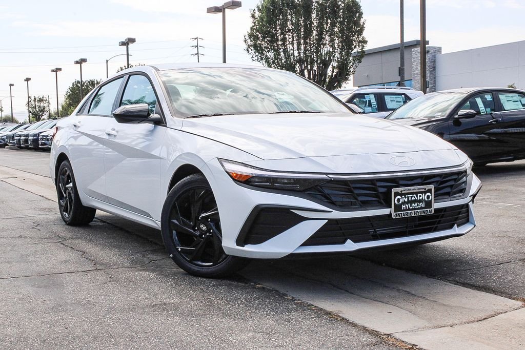 New 2026 White Hyundai SEL Sport image 2