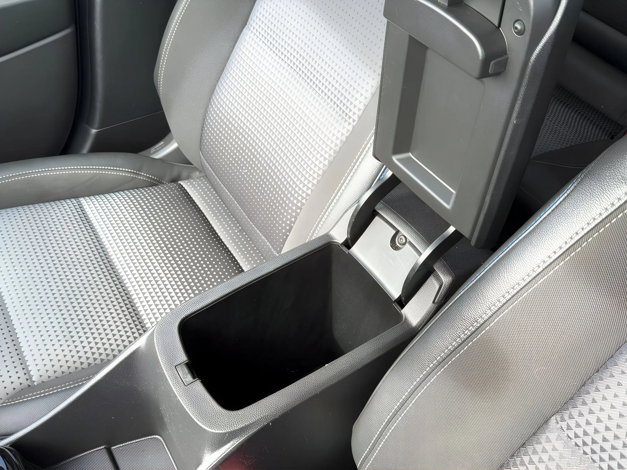 2025 Chevrolet Trax LT - Photo 25